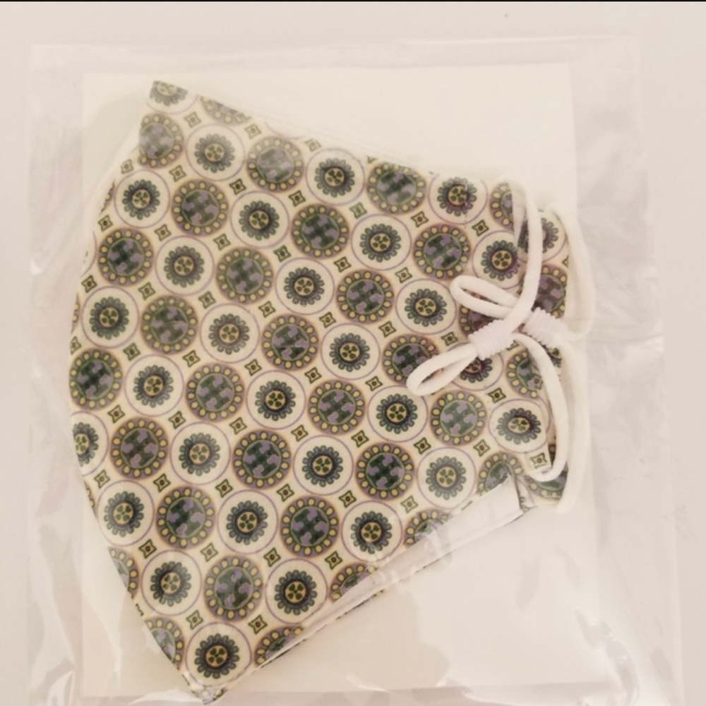 Brand new. Women’s Tory Burch Green and White Logo Mask